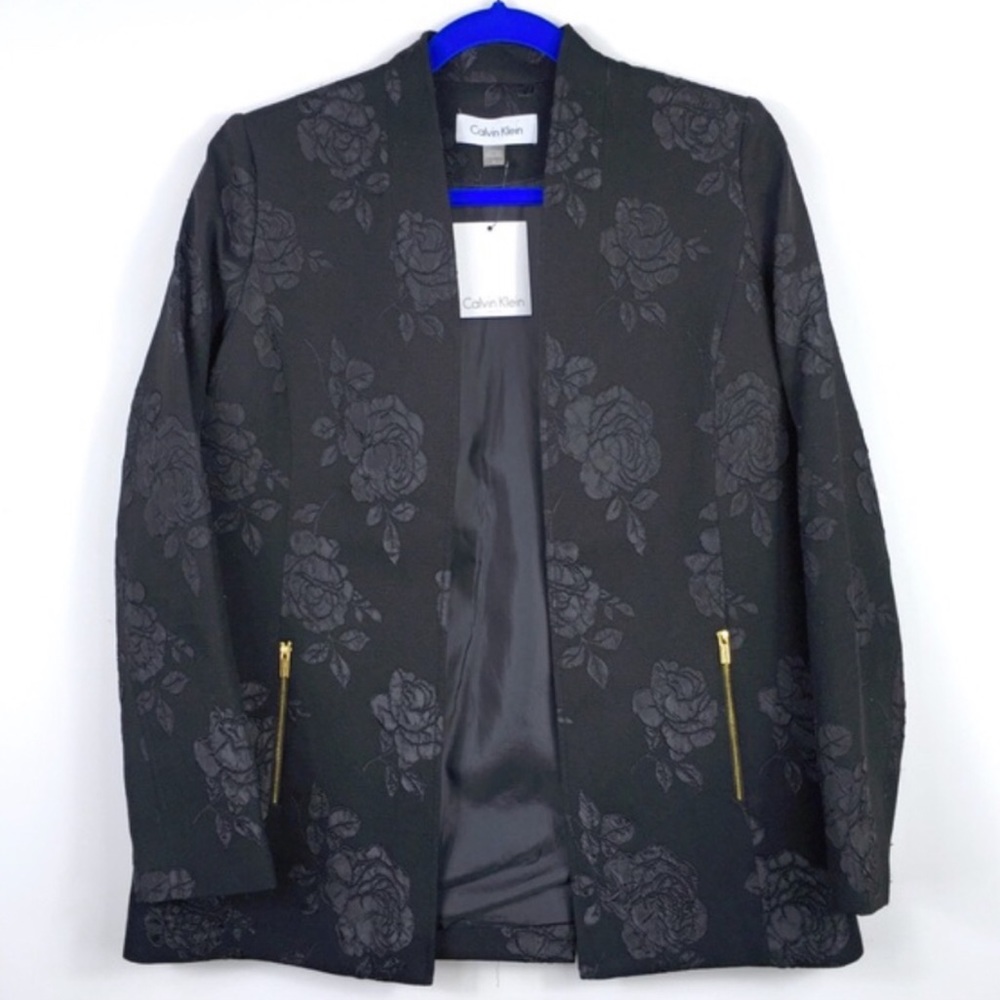 🌸❤️Calvin Klein floral embroidery blazer ❤️